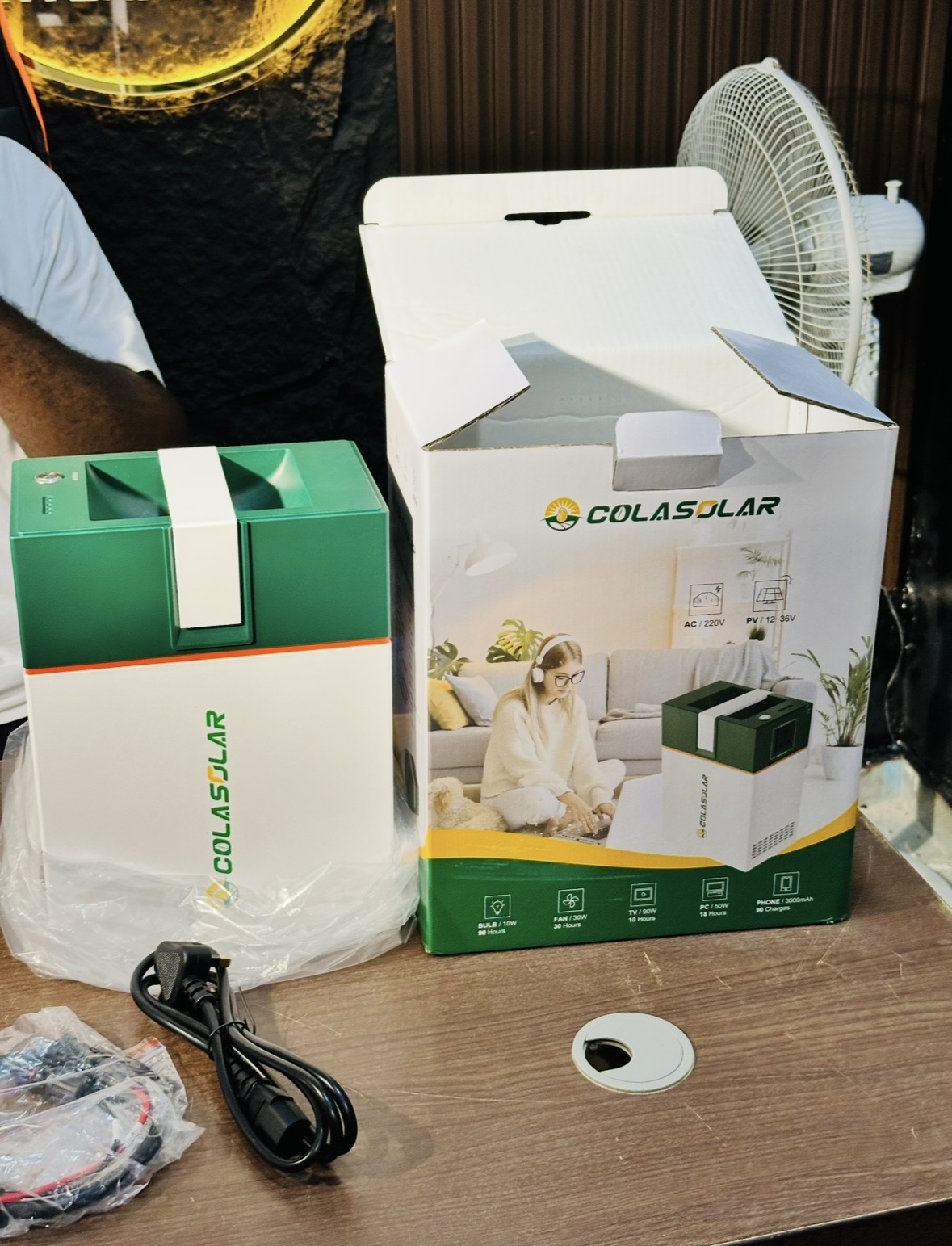 Colar solar battery